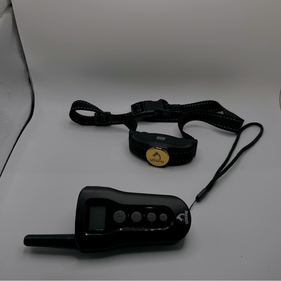 Black Dog Training Collar with Remote Patpet - Picture 1 of 3